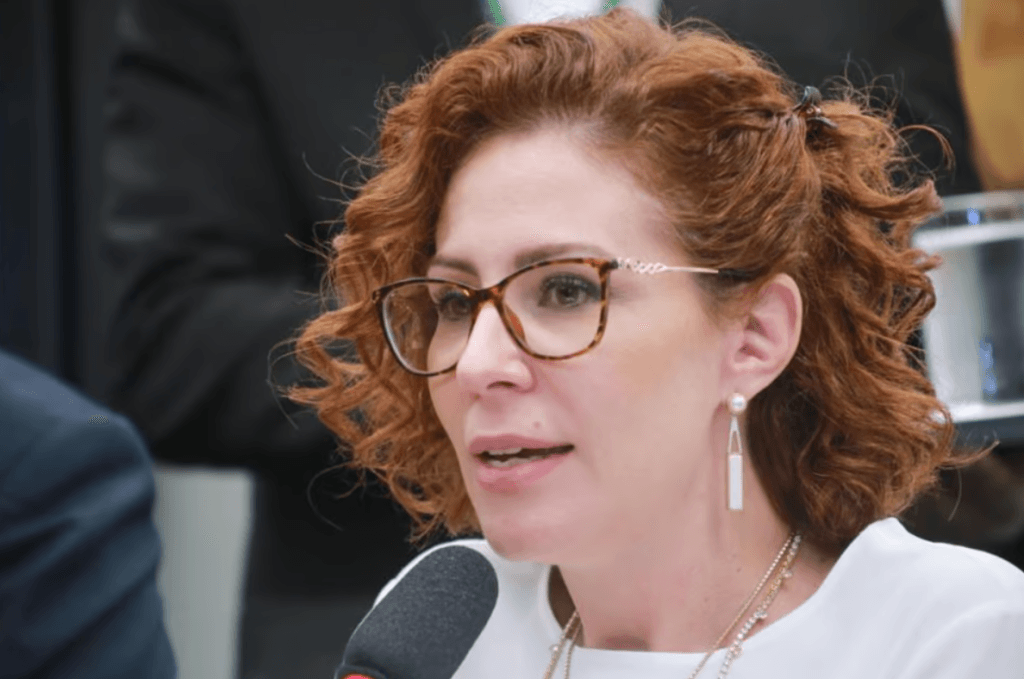 Zambelli é diagnosticada com Covid e segue internada