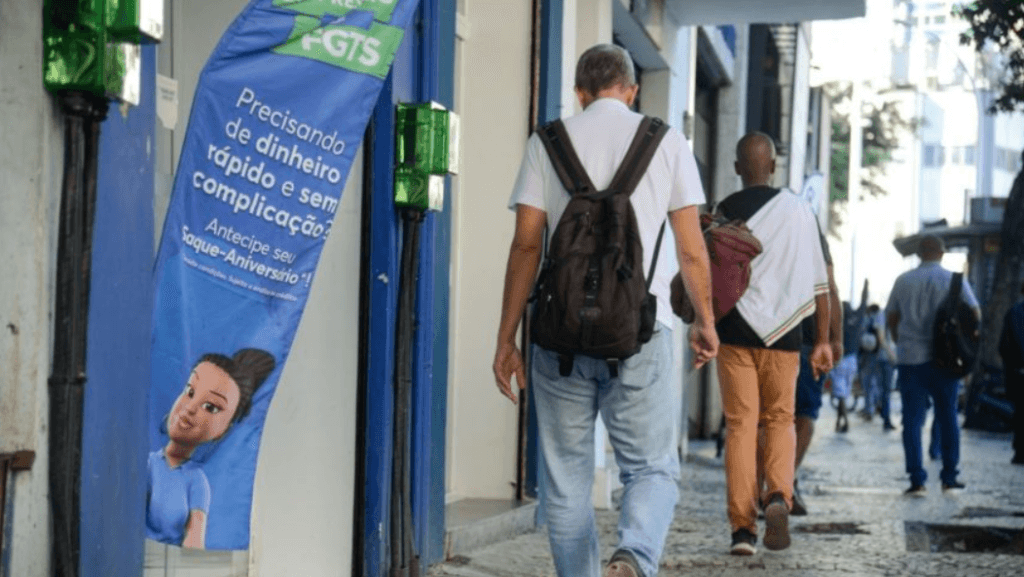 4 em cada 10 brasileiros adultos estão inadimplentes