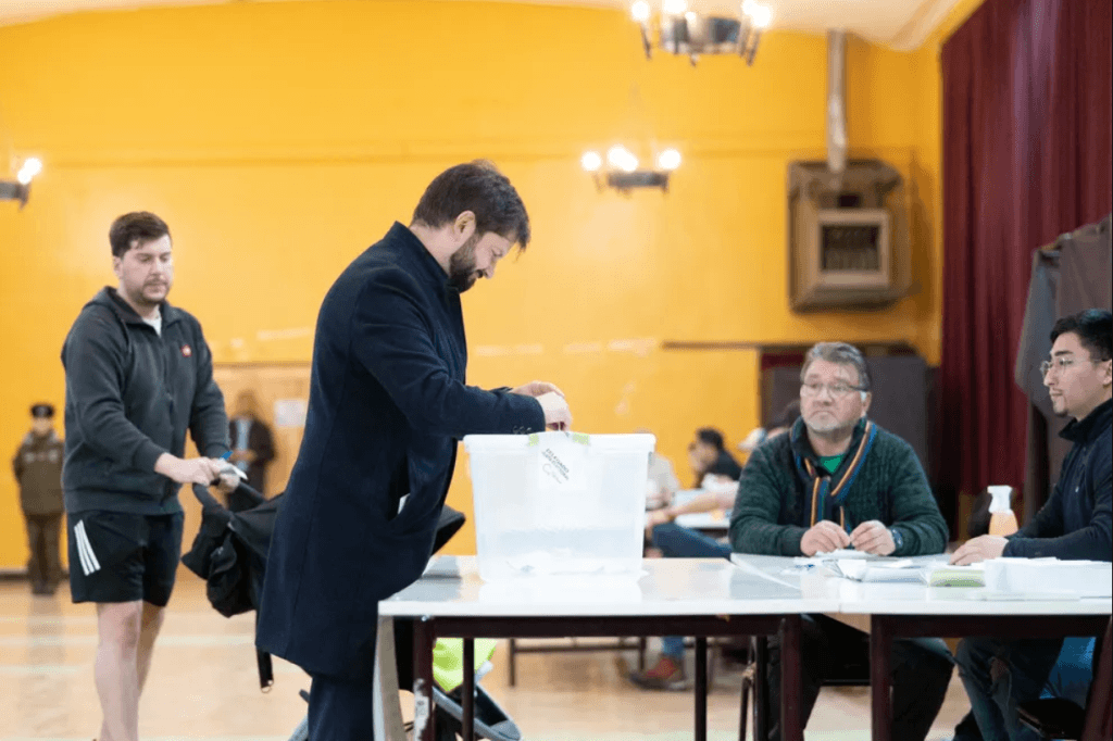 Partido de extrema-direita vence eleição para Constituinte no Chile