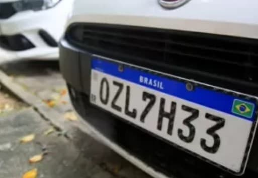 Nova lei da placa entra em vigor e gera confusão; veja o que realmente muda