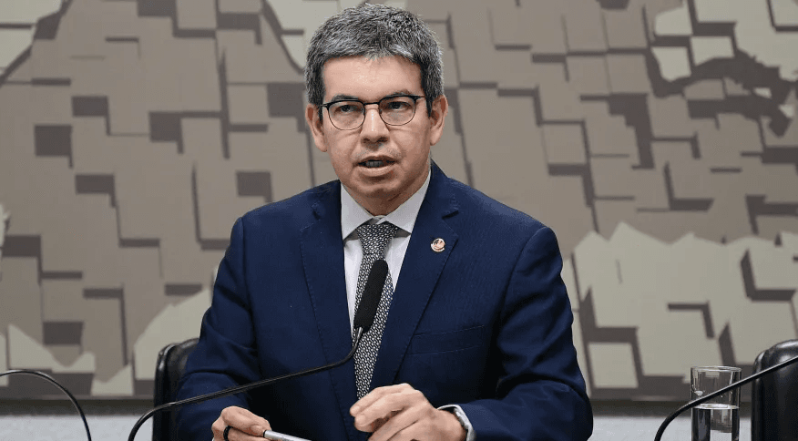 Líder do governo Lula no Congresso elogia Mendonça e afirma: “ministro está agindo com isenção” em investigações do INSS e Banco Master