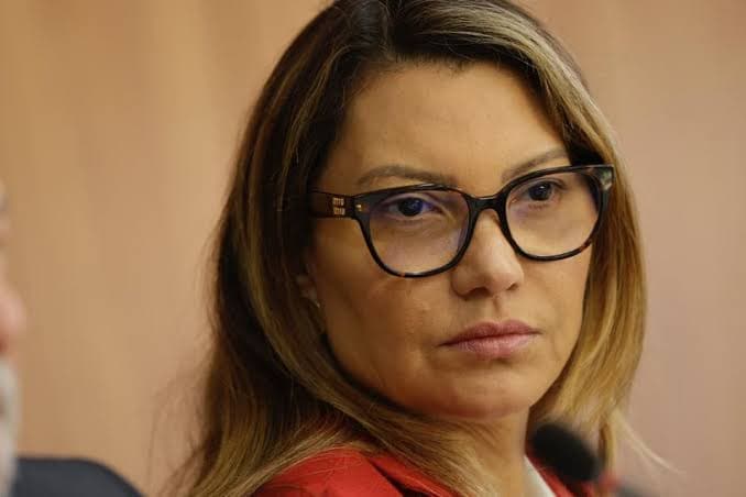 Deputado diz que Janja manda em Lula; senadora fala em "sexismo"