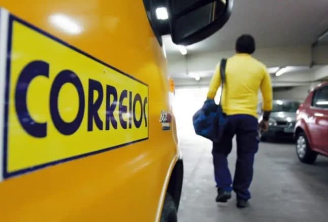 Funcionários dos Correios entram na Justiça contra rombo de R$ 12 bilhões em fundo de previdência