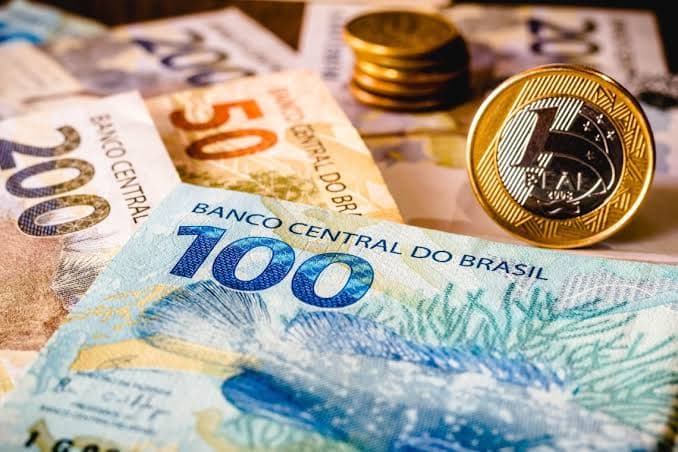 Reforma tributária mantém o Brasil entre os países com maior peso arrecadatório dos impostos sobre consumo
