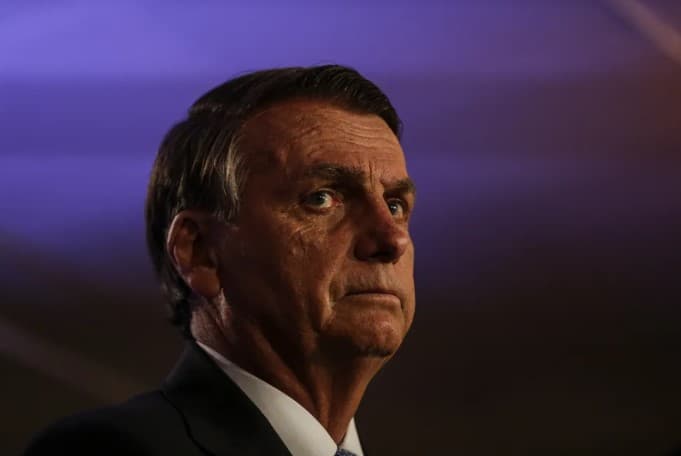 Deputados preparam projeto que prevê anistia a Bolsonaro em caso de inelegibilidade