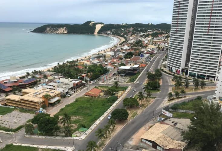 Proprietários de imóveis na antiga área não edificante de Ponta Negra devem se adequar a nova legislação, diz prefeitura de Natal