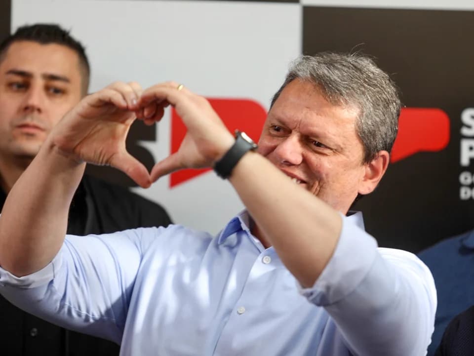 Governador de São Paulo é criticado por setores da direita por aderir à “onda da Barbie”