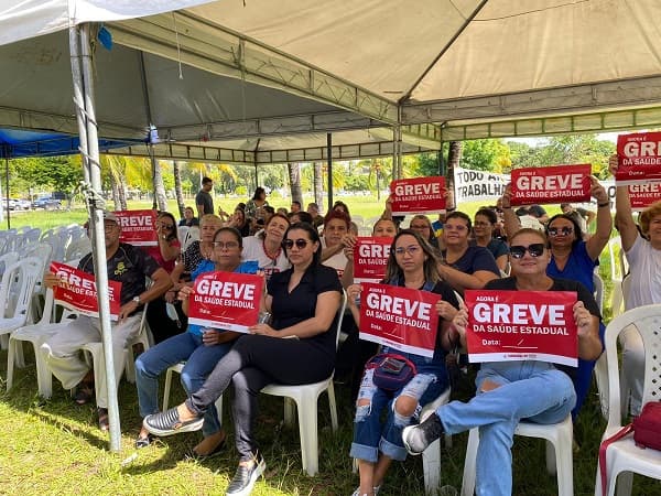 RN: Grevistas acampam em frente a Governadoria por audiência de negociação