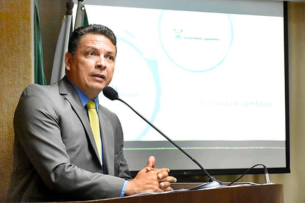 Ex-Diretor da Escola da Assembleia, Professor João Maria de Lima solta nota sobre denúncia de assédio sexual