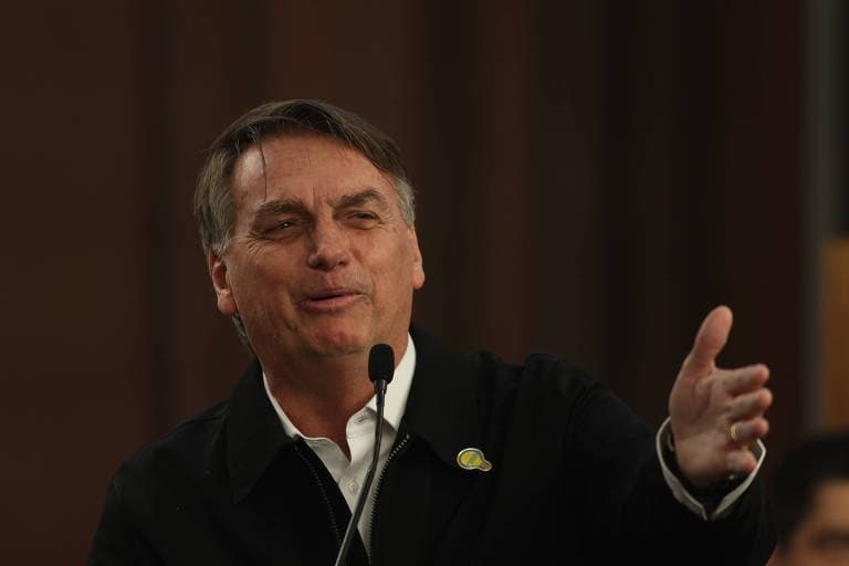 Bolsonaro em SP fala palavrão, chama Lula de jumento e vê missão de voltar à Presidência