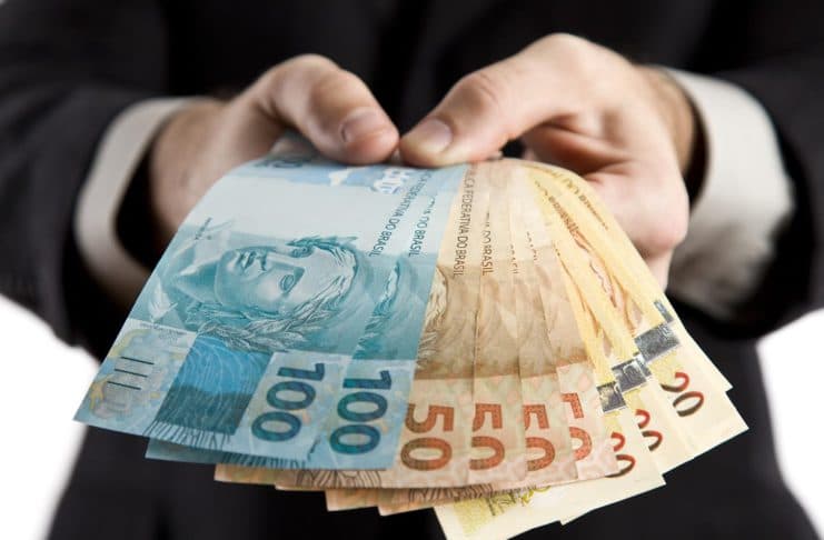 Economia caiu 2% em maio, indica ‘prévia' do PIB do Banco Central