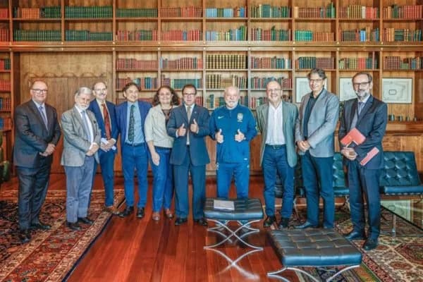 Após críticas, Lula se reúne com indicado à presidência do IBGE e mantém apoio