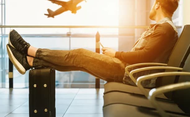 De dentaduras a muletas: os itens curiosos e mais perdidos em aeroportos