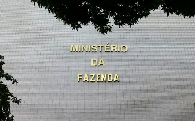Governo só cumpre meta fiscal em 2024 se arrecadar mais R$ 162,4 bilhões, diz Tesouro