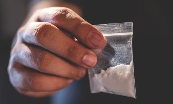 60% dos brasileiros dizem haver tráfico de drogas na região onde moram, mostra pesquisa