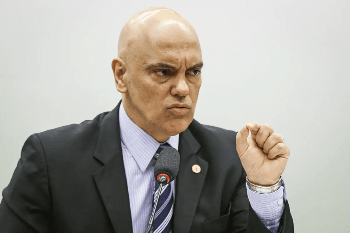 Moraes quer R$ 50 mil de indenização por ser chamado de ‘advogado de facção'