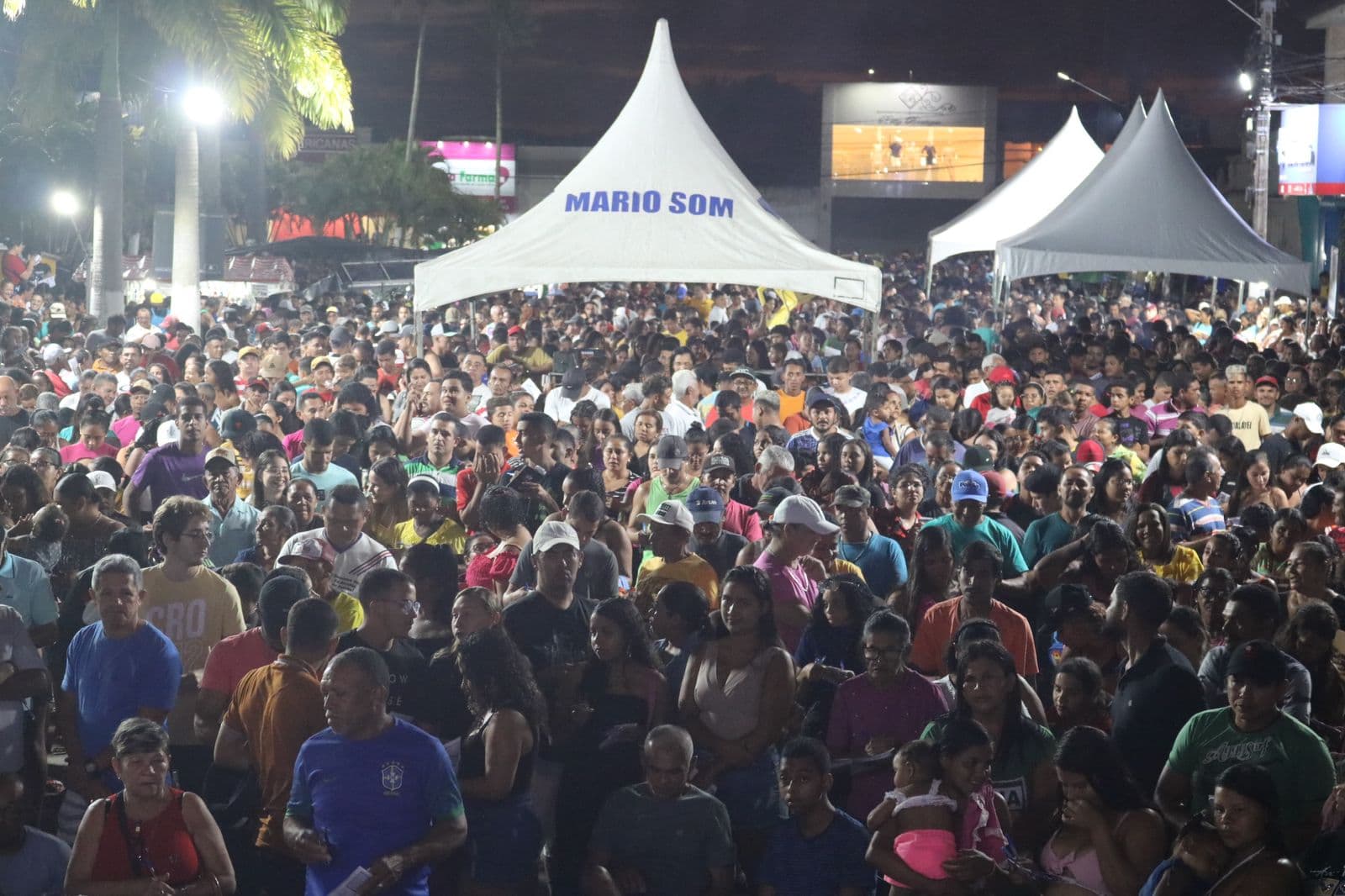 Prefeito Wilsinho Ribeiro comemora o maior Show de Prêmios dos Pais em Canguaretama