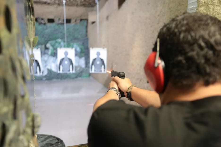 Exército reduz fiscalização de CACs em meio a disputa com PF no governo Lula