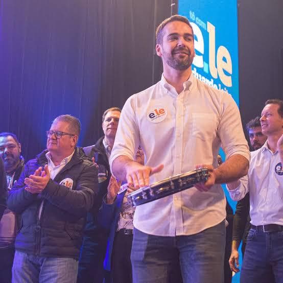 Eduardo Leite desembarca em Natal e as 14h concede coletiva
