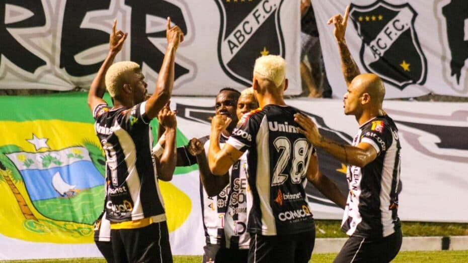 TRT-RN penhora quase R$ 6 milhões do ABC para pagar dívidas de Makelelê e mais cinco