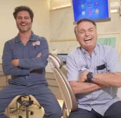 Bolsonaro diz que "não pagou nada" por harmonização dentária: "Foi 0800"