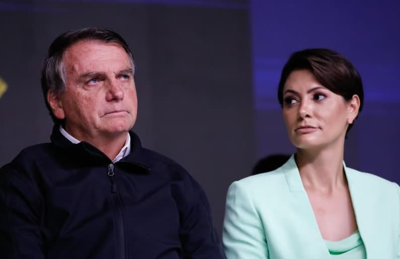 Bolsonaro nega ter doado a familiares dinheiro que recebeu via Pix