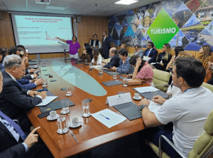 Ministro garante apoio para construção da nova estrada de Pipa