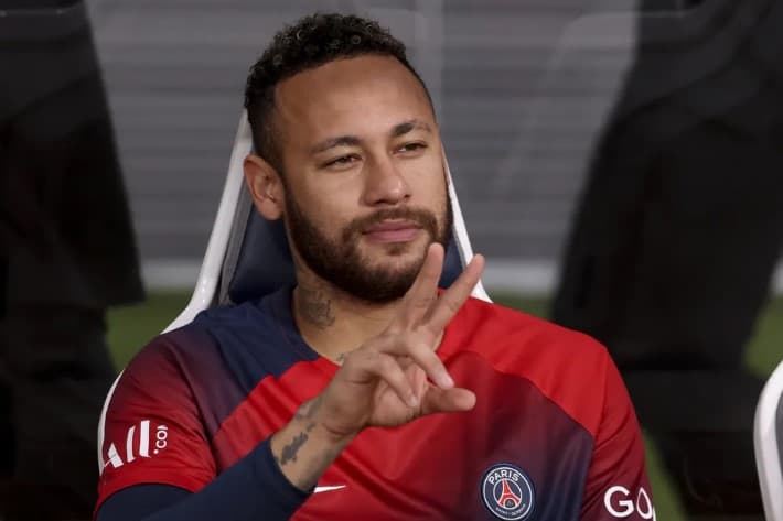 Neymar assina contrato com o Al-Hilal, da Arábia Saudita, e vai receber mais de R$ 70 milhões por mês