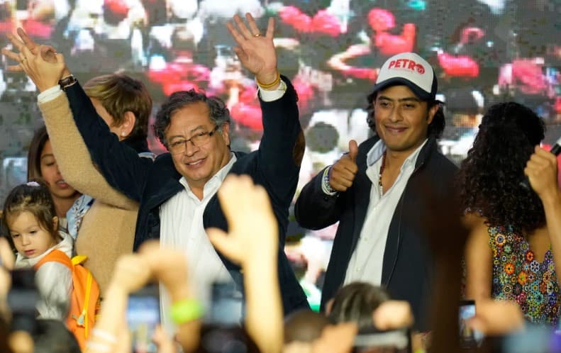 Filho do presidente da Colômbia, Gustavo Petro, confirma que traficante deu dinheiro para a campanha presidencial do pai