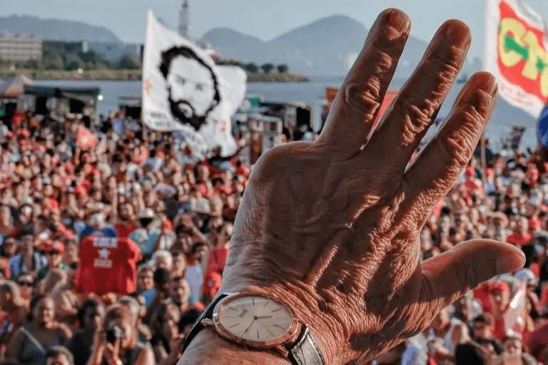 Lula omitiu de lista de presentes oficiais relógio suíço de R$ 80 mil