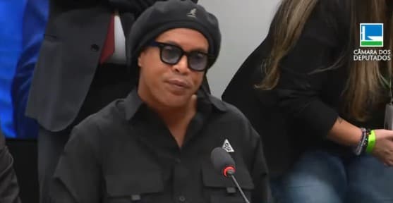 [VÍDEO] Plenário lotado, pedidos de camisa e até pergunta sobre sex shop: como foi o dia de Ronaldinho na CPI das Criptomoedas na Câmara