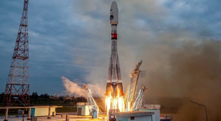 Sonda russa Luna-25 sofre falha técnica e colide com superfície da Lua