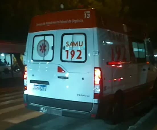 Mulher sofre acidente dentro de micro-ônibus e espera mais de 5 horas por atendimento do Samu em Natal