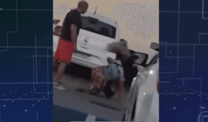 VÍDEO: Briga em condomínio de Manaus acaba em agressões físicas e uma pessoa baleada
