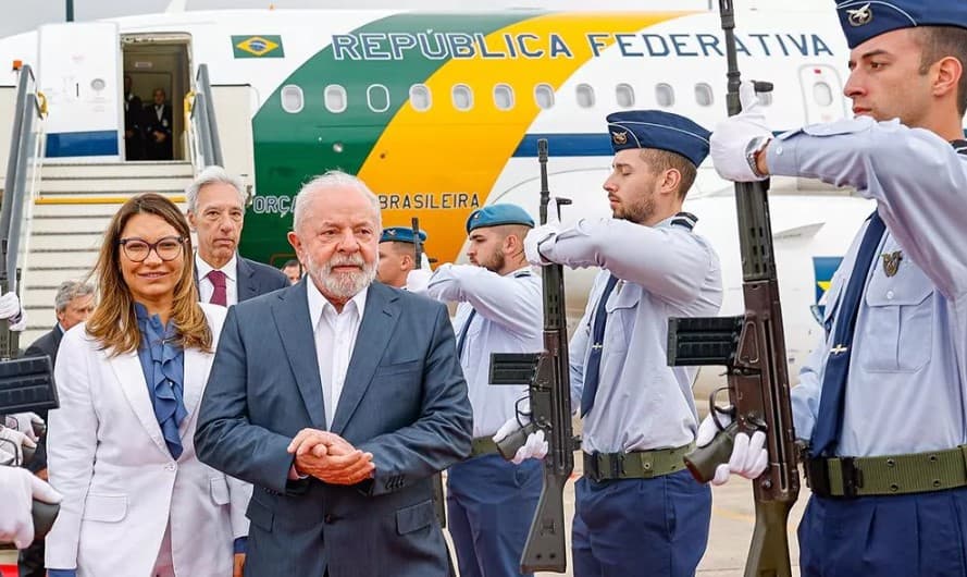 Esquenta crise entre militares e PF, e FAB proíbe policiais em voos de viagens de Lula