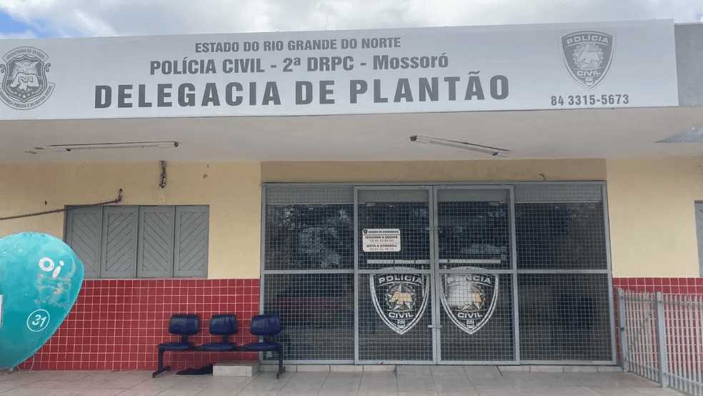 Mulher recebe mensagem falsa sobre compra no cartão, liga para estelionatários e perde mais de R$ 1,3 mil ao fazer pix no RN