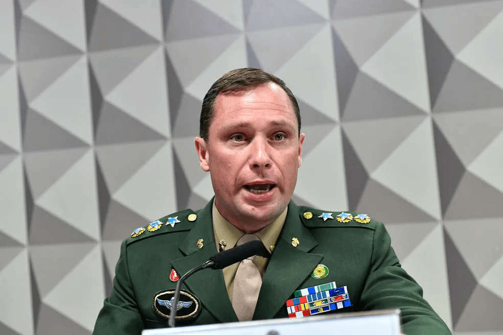 Delação de Cid prevê relatos sobre Braga Netto, Heleno e outros militares do governo Bolsonaro