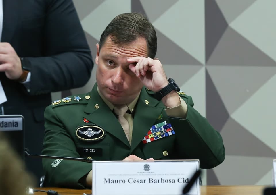 Cid diz à PF que Bolsonaro consultou militares sobre convocação de novas eleições