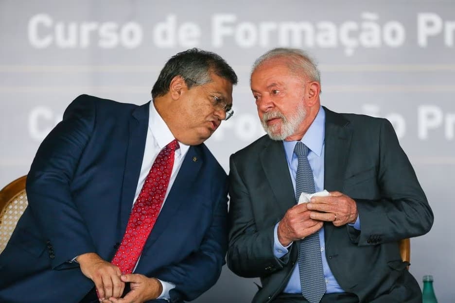 Flávio Dino diz que Brasil pode rever adesão ao Tribunal de Haia, criticado por Lula