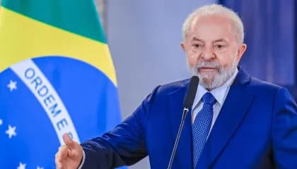 “Aqui ninguém vai dar cavalo de pau na economia”, diz Lula