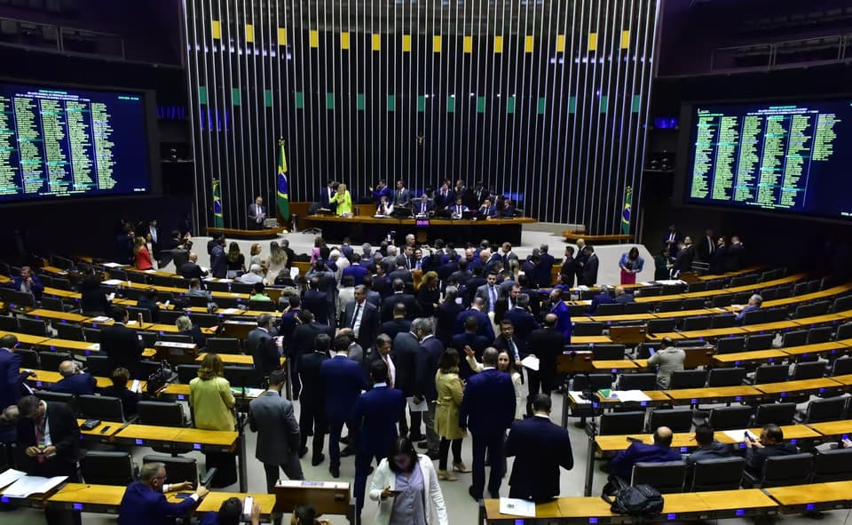 Estados e prefeituras não justificam gastos de R$ 5,4 bi em emendas Pix