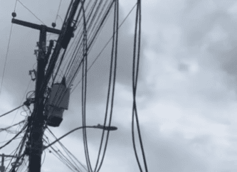 VÍDEO: SURREAL: Criminosos deixam rua do Tirol com todos os cabos de telecomunicações cortados
