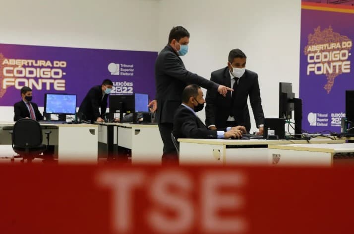TSE decide por unanimidade excluir as Forças Armadas da lista de entidades que fiscalizam as eleições