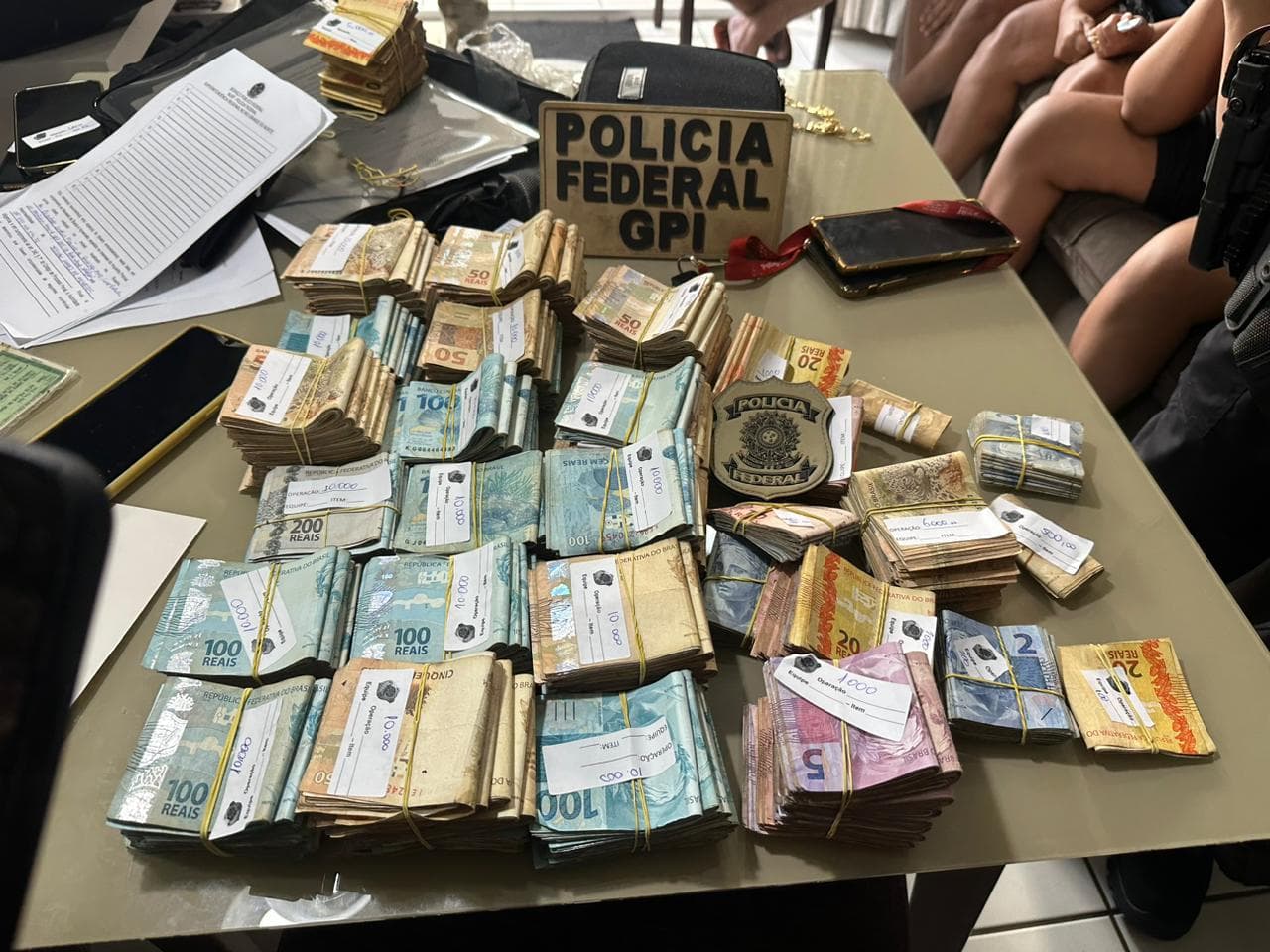 FOTOS: Operação da PF desmantela esquema que movimentou R$ 4 milhões para financiamento de facção criminosa no RN