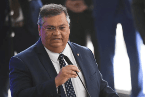 Dino diz que PF vai apurar “possíveis crimes” da Lava Jato