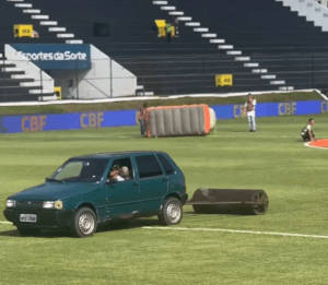 [VÍDEO] Viralizou: ABC usa Uno para ajustar gramado do Frasqueirão