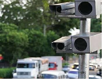 Multa de trânsito sem a abordagem e feita por aparelho eletrônico é nula, decide TJ-SP