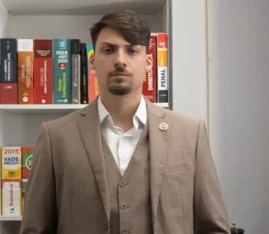 Jair Renan, filho de Bolsonaro, se manifesta sobre ser gay: “Se um dia me ver agarrado com um macho, pode ter certeza que é briga”