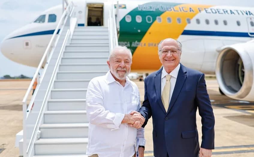 No terceiro mandato, Lula passa 28 dias a menos viajando pelos estados do que em seu primeiro governo