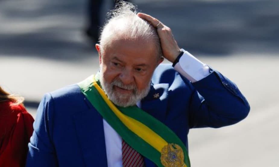 Lula suspende compra de novo avião para viagens internacionais